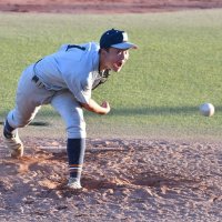 荒張１１回完投　明聖、延長戦制す　秋季千葉県高校野球大会第１日