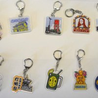 船橋名所「ガチャ」に詰め　ご当地キーホルダー１０種　１０月から市内２１カ所で販売