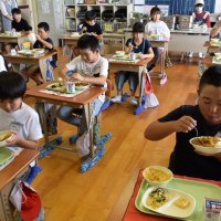 学校給食に豚レバー　コロナ受け需要減　カレーやソーセージ好評　旭市