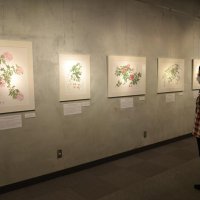 バラの魅力　多角的に　工芸品や浮世絵など１７３点　県立中央博で特別展