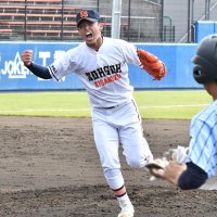 木総４強、相模破る　越井完投、一丸で悲願　芦川大きな２点打　秋季関東高校野球大会第３日
