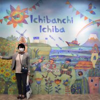 ご当地イラストレーター小倉正巳さんの絵で売り場を案内