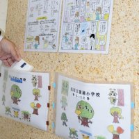 トイレにはナプキンの使い方を説明する掲示物も貼られている
