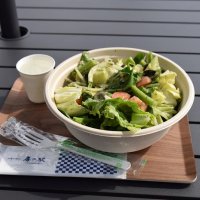 県産野菜をメインに使ったサラダ
