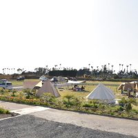南国ムード　キャンプ場人気　「ＲＥＣＡＭＰ館山」　ファミリーパーク改装　ＩＣＴ活用「無人化」実験も