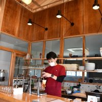 しばらく使われていなかった倉庫をリノベーションした店内
