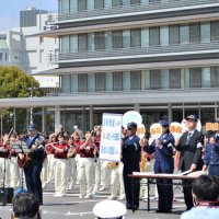 【動画あり】交通安全の催しで“美爆音”　市立習志野高校吹奏楽部、オリジナル応援歌など披露