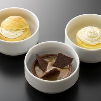全日空の国内線プレミアムクラスで提供された、イヨカンを使ったデザート（ＡＮＡあきんど提供）（共同）