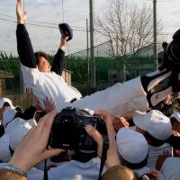 第８０回選抜高校野球大会へ出場が決まり胴上げされる安房高監督時代の早川氏＝２００８年１月、館山市