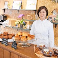 急逝した夫が残した歯科医院「廃墟にしたくない」　跡地に菓子店オープン　銚子