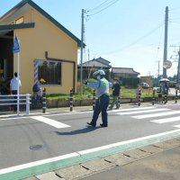 「二度と起きてほしくない」「今も胸が張り裂けそう」　変わらない悲しみ実感　八街児童５人死傷事故から１年　現場を歩く