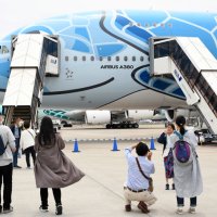 【写真特集】就航３年フライングホヌ　「ウミガメ」周遊フライト人気！　成田空港シンボルに　＜記者搭乗ルポ＞