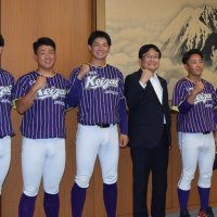 「全日本でも優勝を」　春季Ｖ、千葉市長に報告　千経大野球部