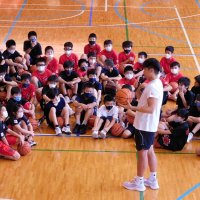 千葉ジェッツ選手が技直伝　四街道　教室に小中生１６０人