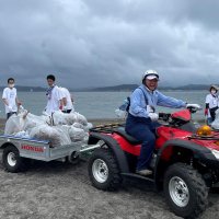 きれいな沖ノ島海岸にホンダ店員ら清掃活動　館山