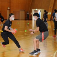 授業にタグラグビーを　スピアーズが講習会　指導者養成、競技普及へ　市原の小学教員８０人参加