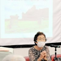 事件を証言する当時小学２年生だった神谷さん
