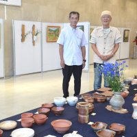 陶芸、絵画二人展でコラボ　８月２３日まで市原　鵜澤さんと松村さん