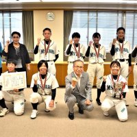 船橋拠点「千葉マリンスターズ」　女子軟式野球全国準Ｖ報告　高校生から５０代１３人奮闘