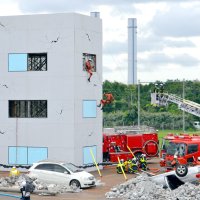 巨大地震から人命救え　千葉市会場に９都県市訓練　防災の日