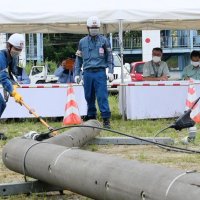 減災へ関係機関連携　県、千葉市と茂原市で防災訓練　電柱撤去など手順確認