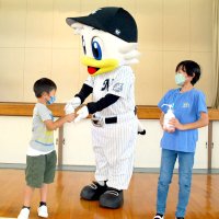 茂原全学校に消毒液　千葉ロッテが寄贈
