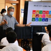 ＳＤＧｓについて解説する石毛さん
