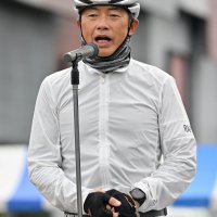 あいさつする木更津・渡辺市長