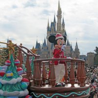 【速報】ディズニー　クリスマス特別イベント　８日から　＜ランド＞パレード完全復活　＜シー＞１１日新ナイトショー