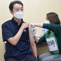 熊谷知事ワクチン接種４回目　「早めの接種」呼び掛け　ＢＡ・１対応型、有効性アピール　新型コロナ