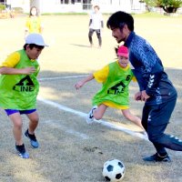 元代表とサッカー交流　白子・関小　児童「一生の宝物」