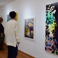 画家の鳥井さん作品展　長柄、色彩豊かな２５点