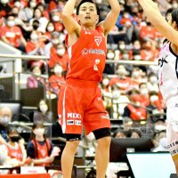 第３クオーター、シュートを放つ千葉Ｊの富樫