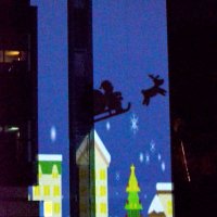 冬の物語校舎壁に　東金・千葉学芸高生が映像制作