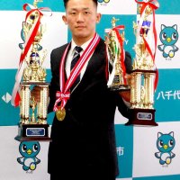 八千代市長に新人王報告　ボクサー、スコーピオン金太郎選手　「さらに飛躍」決意新た