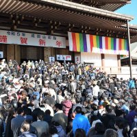 【動画あり】新年の期待込め手合わせ　成田山新勝寺　初詣に長蛇の列　参道もにぎわい戻る