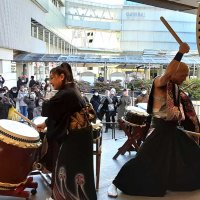勇壮和太鼓、邪気はらう　柏高島屋で新年パフォーマンス　「打破」テーマに流山の荒川社中