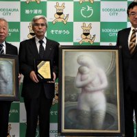 ぬくもり満ちた油彩９点　袖ケ浦市へ画家・中島さん寄贈