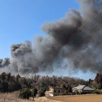 【速報】成田の資材置き場で火災　「廃材が燃えている」と１１９番通報