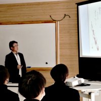 星野富弘さんの生き方学ぶ　君津で特別授業　手足の自由失い、筆くわえ描く―