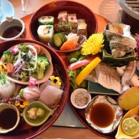 １０周年を機にリニューアルされた「館山炙り海鮮丼」
