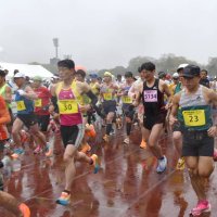 雨にも負けず６０００人疾走　佐倉・小出義雄マラソン