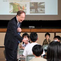 不可欠な仕事、経験語る　医療福祉大成田病院・宮崎前院長、遠山小で講演