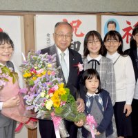 「心地よい空間つくる」　無投票当選　白石氏７期目へ決意　鋸南町長選　【ちば統一選２０２３】