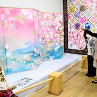 キルトの桜“満開”　２３人力作、２００点展示　茂原市立美術館