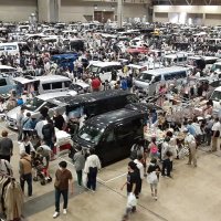 幕張メッセで最大級フリマ　衣料品、小物、自動車も　キッチンカー３０台出店　ＧＷ後半スタート