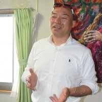 取材に応じる斉藤さん
