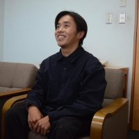 取材に応じる稲田さん
