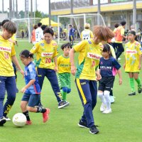 ジェフ千葉レディース選手　応援感謝、来季の活躍誓う　４年ぶり、ファンと交流