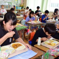 給食に白子特産・新タマネギ　児童「甘くておいしい」　多彩な料理でほぼ毎日“古里の味”堪能